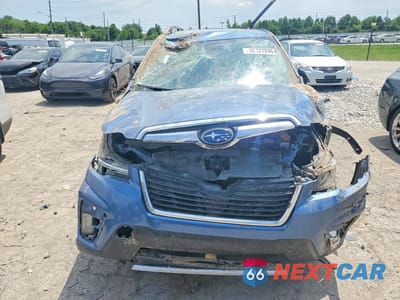 Piąte zdjęcie samochodu w środku: 2019 SUBARU FORESTER TOURING VIN:JF2SKAWC6KH586381 - miniatura