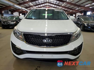Piąte zdjęcie samochodu w środku: 2015 KIA SPORTAGE LX VIN:KNDPBCAC9F7782107 - miniatura