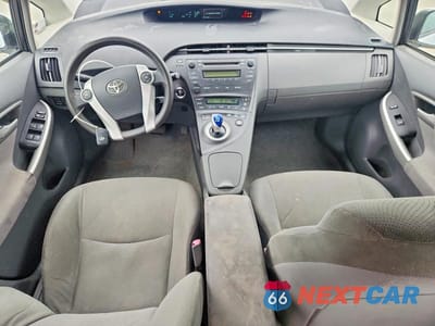 Zdjęcie 8 z 13 samochodu: 2010 TOYOTA PRIUS II VIN:JTDKN3DU8A5198680 - miniatura