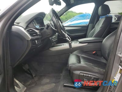 Zdjęcie 7 z 12 samochodu: 2015 BMW X5 XDRIVE35I VIN:5UXKR0C59F0K65240 - miniatura