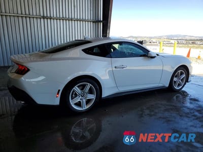 Trzecie zdjęcie samochodu z tyłu: 2026 FORD MUSTANG VIN:1FA6P8THXT5121668 - miniatura