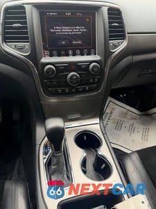 Zdjęcie 6 z 13 samochodu: 2018 JEEP GRAND CHEROKEE LAREDO VIN:1C4RJFAG4JC147876 - miniatura