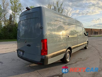 Czwarte zdjęcie samochodu z boku: 2023 MERCEDES-BENZ SPRINTER 2500 VIN:W1Y4NDHY7PT136876 - miniatura