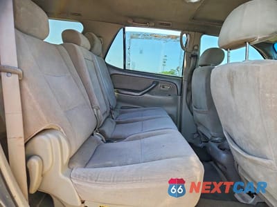 Zdjęcie 11 z 13 samochodu: 2004 TOYOTA SEQUOIA SR5 VIN:5TDBT44A34S205504 - miniatura