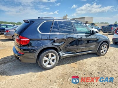 Trzecie zdjęcie samochodu z tyłu: 2011 BMW X5 XDRIVE50I VIN:5UXZV8C56BL420442 - miniatura