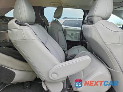 Zdjęcie 11 z 14 samochodu: 2026 TOYOTA SIENNA XLE 7-PASSENGER VIN:5TDYRKEC2TS300227 - miniatura