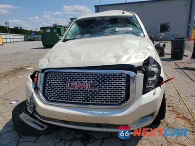 Piąte zdjęcie samochodu w środku: 2015 GMC YUKON DENALI VIN:1GKS1CKJ2FR274287 - miniatura