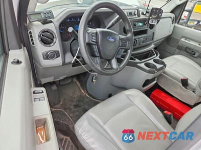 Zdjęcie 8 z 13 samochodu: 2023 FORD E350 REFRIGERATED BOX TRUCK VIN:1FDWE3FKXPDD09740 - miniatura