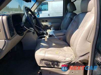 Zdjęcie 7 z 13 samochodu: 2002 GMC YUKON XL K1500 VIN:3GKFK16Z12G196839 - miniatura