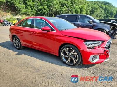 Czwarte zdjęcie samochodu z boku: 2022 AUDI A3 PREMIUM VIN:WAUGUDGY2NA023901 - miniatura