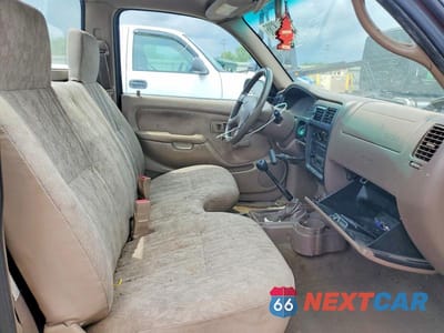 Zdjęcie 10 z 12 samochodu: 2001 TOYOTA TACOMA BASE VIN:5TENL42N11Z828427 - miniatura