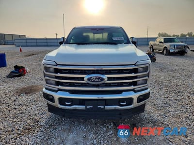 Piąte zdjęcie samochodu w środku: 2024 FORD F250 SUPER DUTY VIN:1FT8W2BMXREC35860 - miniatura