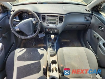 Zdjęcie 8 z 12 samochodu: 2006 KIA RIO 5 VIN:KNADE163866089250 - miniatura