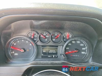 Zdjęcie 9 z 12 samochodu: 2021 CHEVROLET SILVERADO C1500 VIN:3GCNWAEFXMG477494 - miniatura