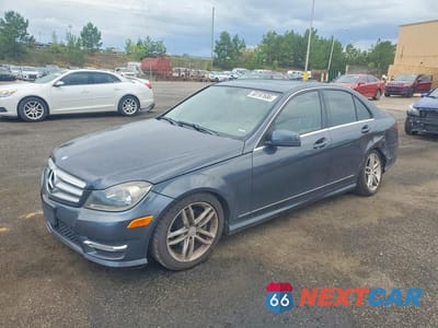 2013 MERCEDES-BENZ C 250 WDDGF4HB9DR278543 - główne zdjęcie licytacji z USA - miniatura