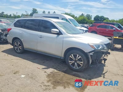 Czwarte zdjęcie samochodu z boku: 2017 NISSAN PATHFINDER SV VIN:5N1DR2MN8HC664528 - miniatura