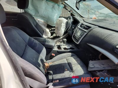 Zdjęcie 7 z 14 samochodu: 2016 NISSAN ALTIMA 2.5 SR VIN:1N4AL3AP9GN388115 - miniatura