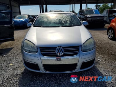 Piąte zdjęcie samochodu w środku: 2010 VOLKSWAGEN JETTA SE VIN:3VWRX7AJ2AM063339 - miniatura