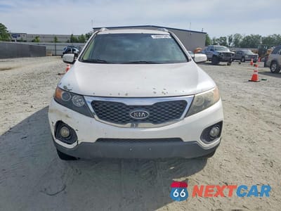 Piąte zdjęcie samochodu w środku: 2011 KIA SORENTO EX VIN:5XYKU4A24BG088665 - miniatura