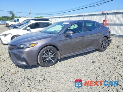 2024 TOYOTA CAMRY SE 4T1G11BK2RU115166 - główne zdjęcie licytacji z USA - miniatura