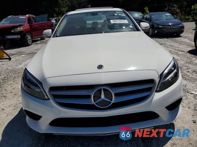 Piąte zdjęcie samochodu w środku: 2019 MERCEDES-BENZ C 300 VIN:55SWF8DB1KU313810 - miniatura