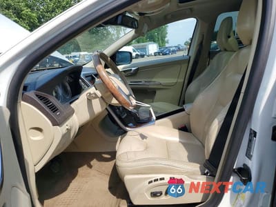 Zdjęcie 7 z 12 samochodu: 2013 VOLVO XC60 T6 VIN:YV4902DZ2D2439221 - miniatura