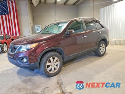 2011 KIA SORENTO LX 5XYKT4A13BG117969 - główne zdjęcie licytacji z USA - miniatura