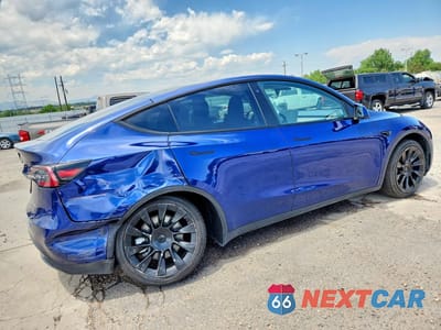 Trzecie zdjęcie samochodu z tyłu: 2020 TESLA MODEL Y VIN:5YJYGDEEXLF033944 - miniatura