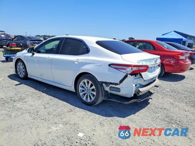 Drugie zdjęcie samochodu z przodu: 2018 TOYOTA CAMRY LE VIN:4T1B11HKXJU501498 - miniatura