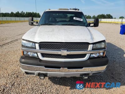 Piąte zdjęcie samochodu w środku: 2004 CHEVROLET SILVERADO C3500 VIN:1GCJC33U34F184543 - miniatura
