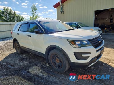 Czwarte zdjęcie samochodu z boku: 2016 FORD EXPLORER POLICE INTERCEPTOR VIN:1FM5K8AR9GGA36732 - miniatura