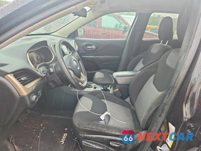 Zdjęcie 7 z 13 samochodu: 2016 JEEP CHEROKEE SPORT VIN:1C4PJLAS9GW302522 - miniatura