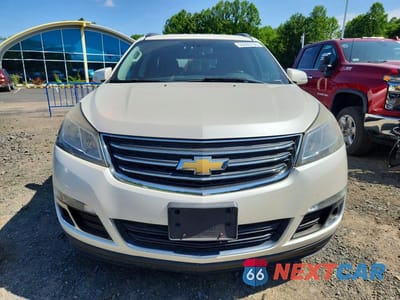 Piąte zdjęcie samochodu w środku: 2014 CHEVROLET TRAVERSE LT VIN:1GNKVGKD5EJ360201 - miniatura