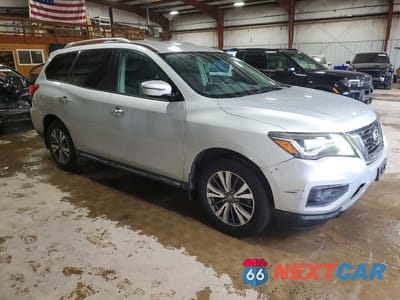 Czwarte zdjęcie samochodu z boku: 2017 NISSAN PATHFINDER S VIN:5N1DR2MNXHC606162 - miniatura