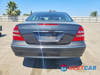 Zdjęcie 6 z 12 samochodu: 2003 MERCEDES-BENZ E 320 VIN:WDBUF65J13A294817 - miniatura