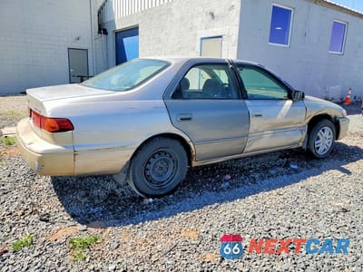 Trzecie zdjęcie samochodu z tyłu: 2000 TOYOTA CAMRY LE VIN:4T1BG22K5YU743252 - miniatura