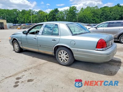Drugie zdjęcie samochodu z przodu: 2005 FORD CROWN VICTORIA LX VIN:2FDFP74W65X108539 - miniatura