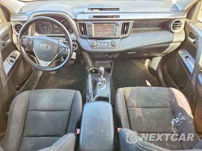 Zdjęcie 8 z 14 samochodu: 2017 TOYOTA RAV4 XLE VIN:JTMWFREV2HJ119479 - miniatura
