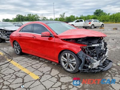 Czwarte zdjęcie samochodu z boku: 2019 MERCEDES-BENZ CLA 250 4MATIC VIN:WDDSJ4GB5KN762529 - miniatura