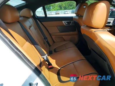 Zdjęcie 10 z 12 samochodu: 2014 JAGUAR XF VIN:SAJWJ0EF4E8U28135 - miniatura