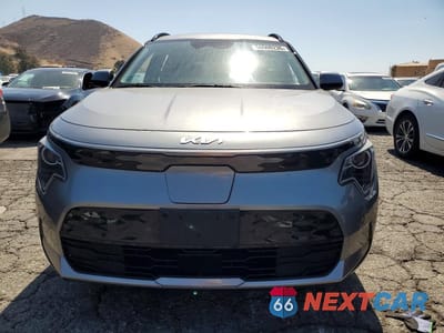 Piąte zdjęcie samochodu w środku: 2023 KIA NIRO WIND VIN:KNDCR3L16P5028343 - miniatura