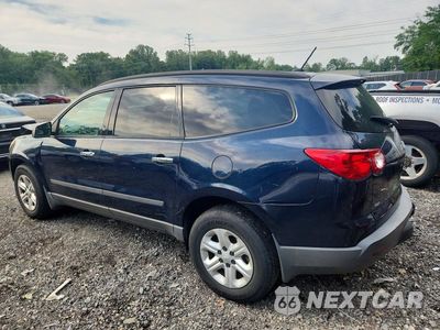 Trzecie zdjęcie samochodu z tyłu: 2011 CHEVROLET TRAVERSE LS VIN:1GNKVFED4BJ412841 - miniatura
