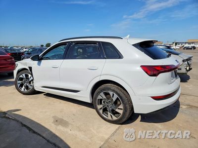 Drugie zdjęcie samochodu z przodu: 2022 AUDI E-TRON PREMIUM VIN:WA1AAAGE2NB014321 - miniatura
