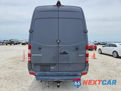 Zdjęcie 6 z 13 samochodu: 2017 MERCEDES-BENZ SPRINTER 2500 VIN:WD3PE7CD1HP525735 - miniatura