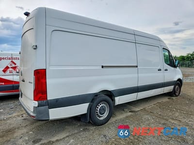 Trzecie zdjęcie samochodu z tyłu: 2022 MERCEDES-BENZ SPRINTER 2500 DELIVERY VAN VIN:W1Y4ECHY2NT097900 - miniatura