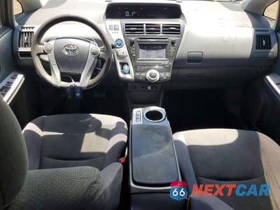 Zdjęcie 8 z 13 samochodu: 2014 TOYOTA PRIUS V THREE VIN:JTDZN3EU5E3312732 - miniatura