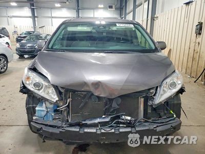 Piąte zdjęcie samochodu w środku: 2019 TOYOTA SIENNA XLE 8-PASSENGER VIN:5TDYZ3DC7KS015612 - miniatura