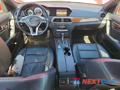 Zdjęcie 8 z 12 samochodu: 2012 MERCEDES-BENZ C 250 VIN:WDDGF4HB9CA673416 - miniatura