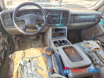 Zdjęcie 8 z 12 samochodu: 2004 GMC YUKON XL C1500 VIN:3GKEC16Z44G318430 - miniatura