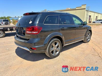 Czwarte zdjęcie samochodu z boku: 2017 DODGE JOURNEY CROSSROAD VIN:3C4PDDGG4HT553469 - miniatura